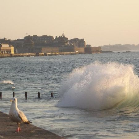 Appartement T2 ,Parking Prive,Terrasse, 10 Mns A Pieds De La Cite Corsaire Et Ses Plages Saint-Malo Exteriör bild