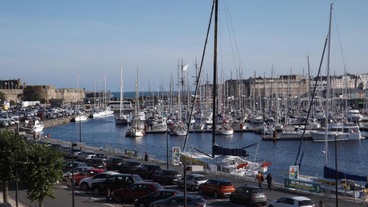 Appartement T2 ,Parking Prive,Terrasse, 10 Mns A Pieds De La Cite Corsaire Et Ses Plages Saint-Malo Exteriör bild